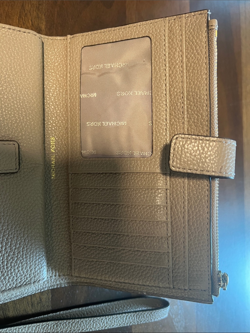 Michael Kors Leather Smartphone Wristlet Wallet - Picture 3 of 7